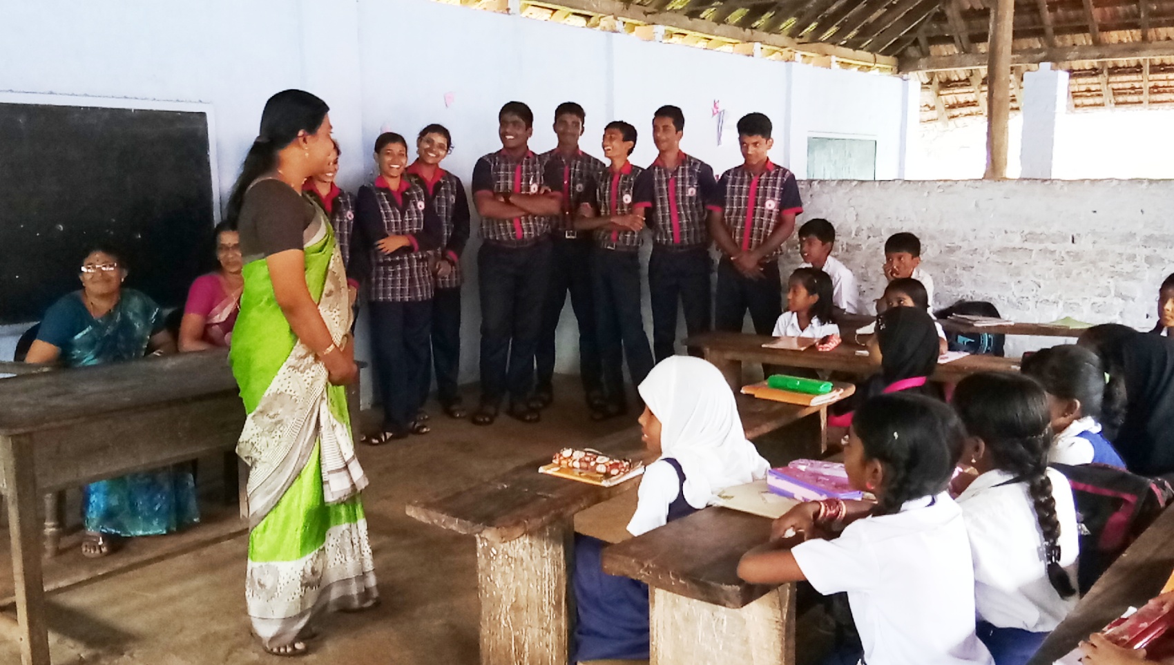 Books Donation to Pudiyankam School 2018